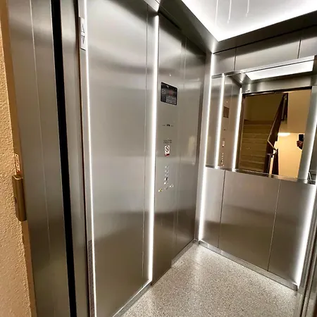 Oezels Designer Loft - Smart Tv, Netflix, Private Kostenlose Tiefgarage, Self-express Check-in,check-out, Outlet 100m * 메칭엔