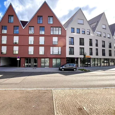 アパート Oezels Designer Loft - Smart Tv, Netflix, Private Kostenlose Tiefgarage, Self-express Check-in,check-out, Outlet 100m メッツィンゲン