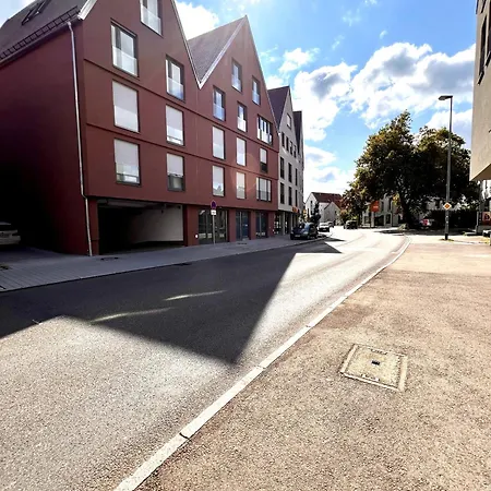 Oezels Designer Loft Metzingen - Smart Tv, Netflix, Private Kostenlose Tiefgarage, Self-express Check-in,check-out, Outlet 100m
