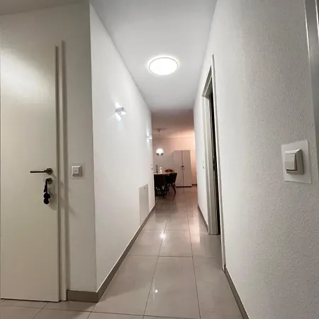 Oezels Designer Loft Metzingen - Smart Tv, Netflix, Private Kostenlose Tiefgarage, Self-express Check-in,check-out, Outlet 100m