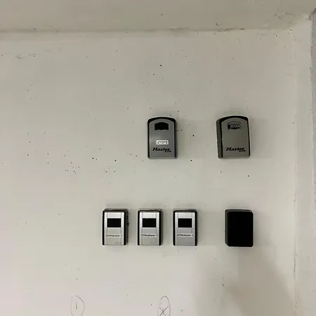 Oezels Designer Loft - Smart Tv, Netflix, Private Kostenlose Tiefgarage, Self-express Check-in,check-out, Outlet 100m アパート *